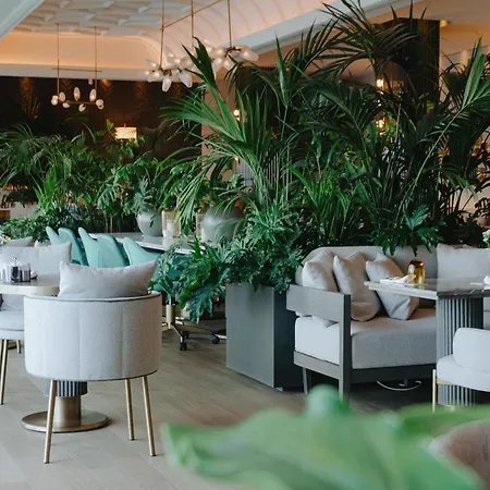 Hotel Akra