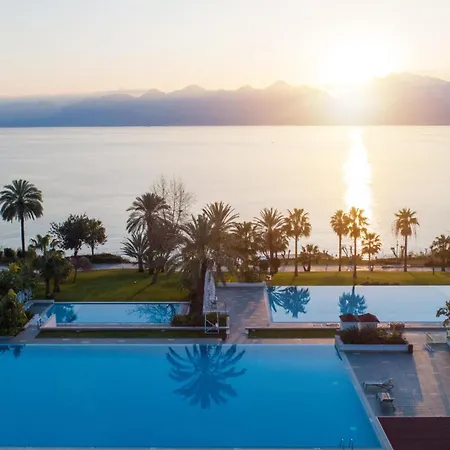 Akra Hotel 5*