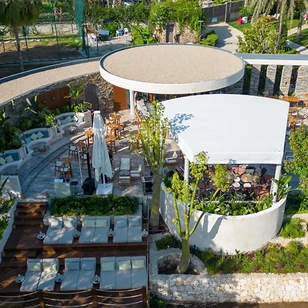 Hotel Akra